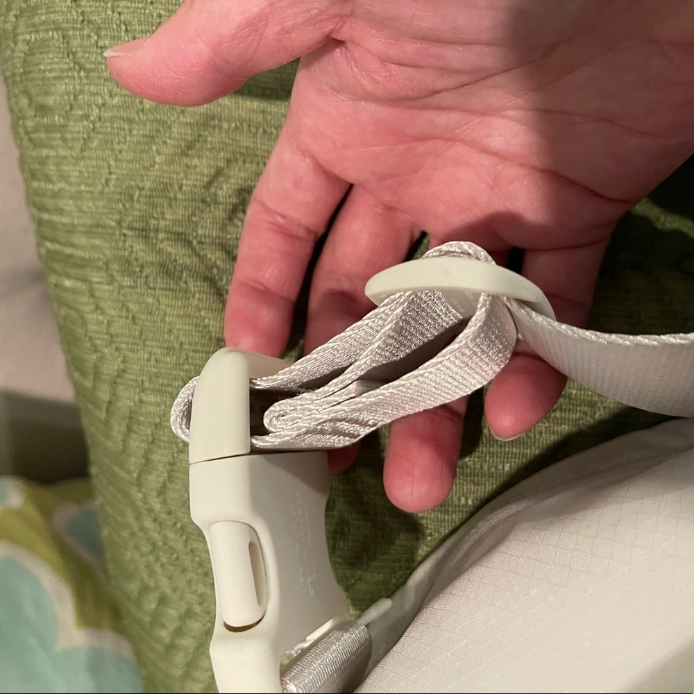 Lululemon Everywhere Belt Bag (Original strap version) - Picture 10 of 12